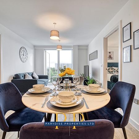 The Middlewood Plaza Suite - By Parydise Properties - Business Or Leisure Stays, Central Location, Sleeps 4, Salford مانشستر المظهر الخارجي الصورة