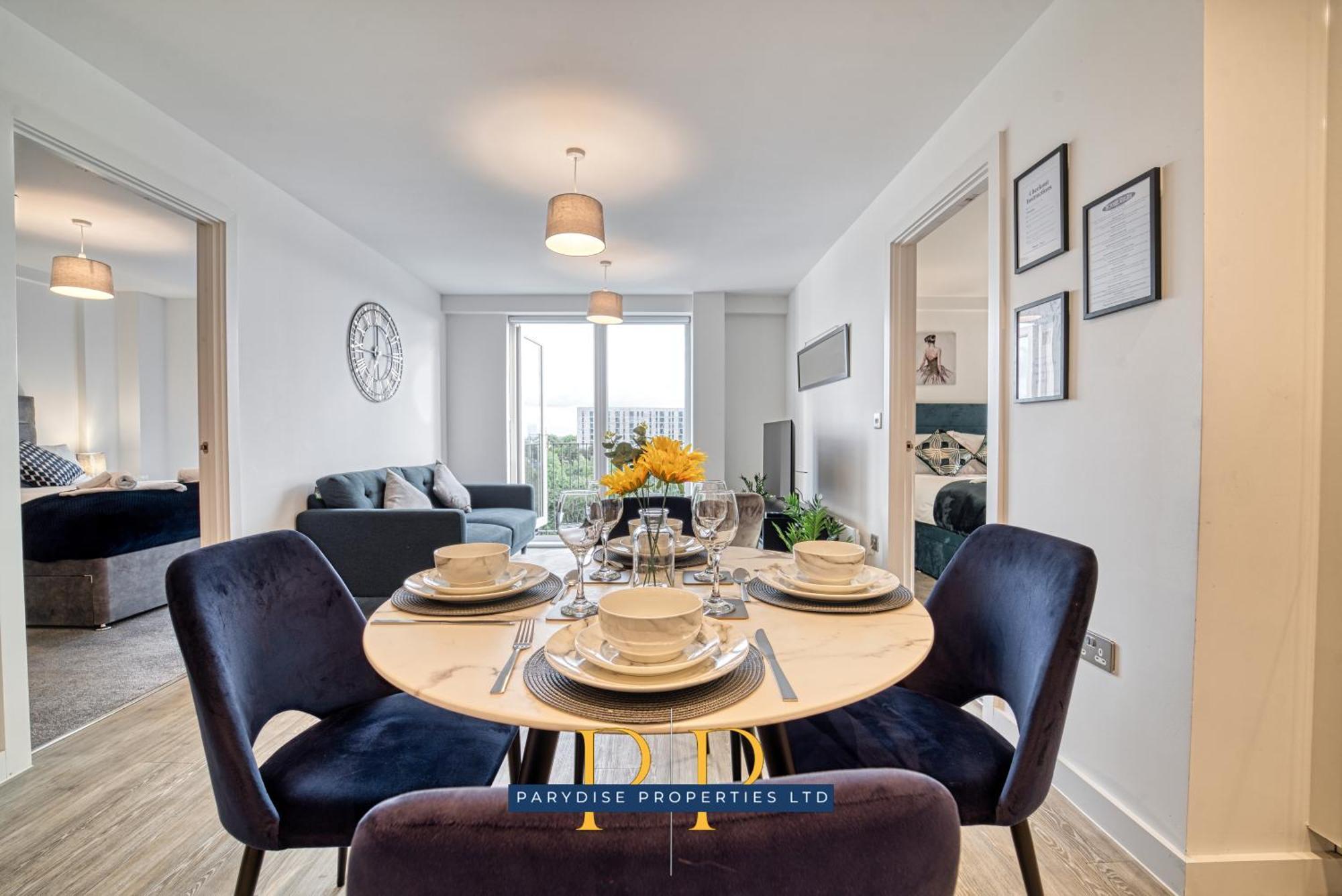 The Middlewood Plaza Suite - By Parydise Properties - Business Or Leisure Stays, Central Location, Sleeps 4, Salford مانشستر المظهر الخارجي الصورة