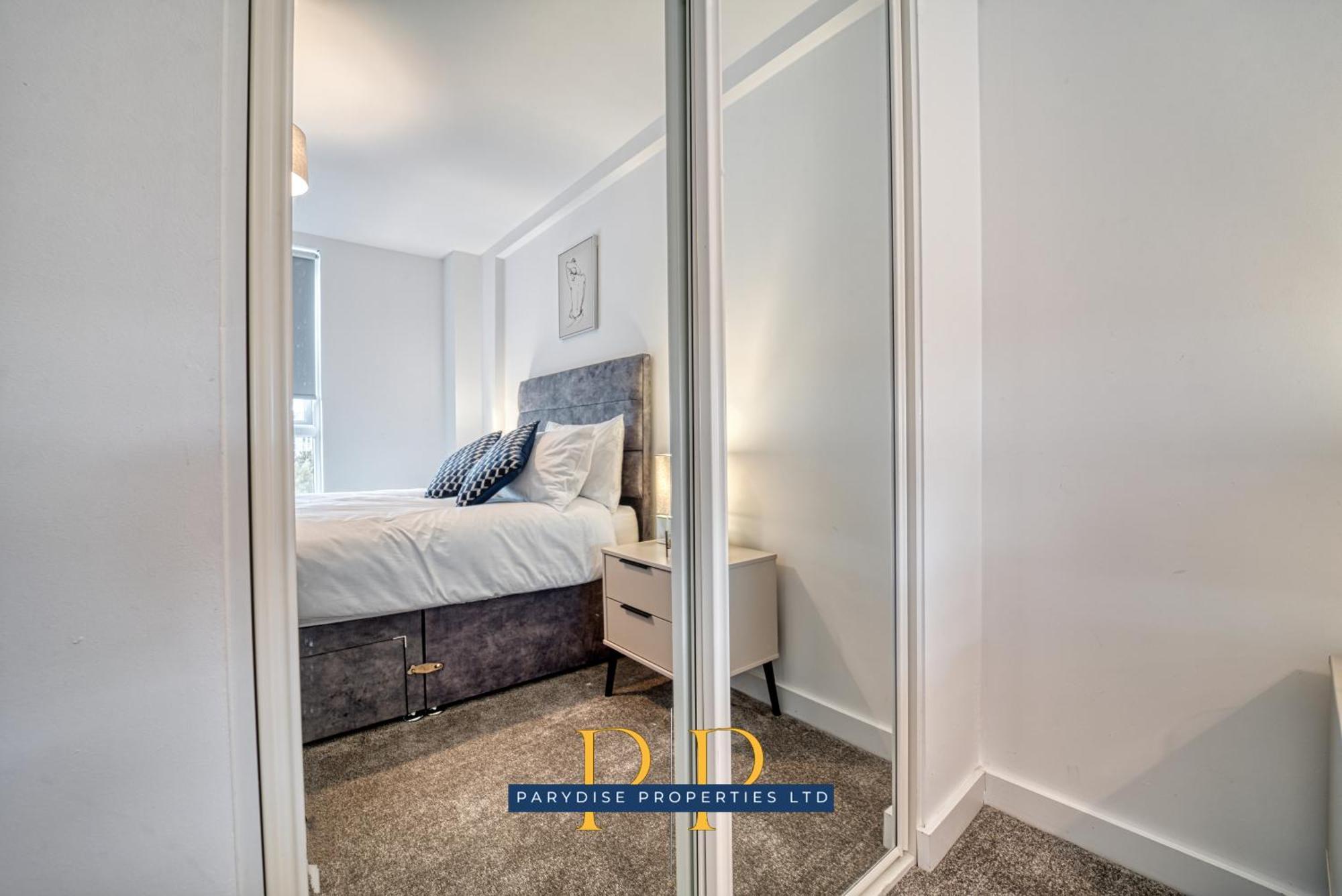 The Middlewood Plaza Suite - By Parydise Properties - Business Or Leisure Stays, Central Location, Sleeps 4, Salford مانشستر المظهر الخارجي الصورة