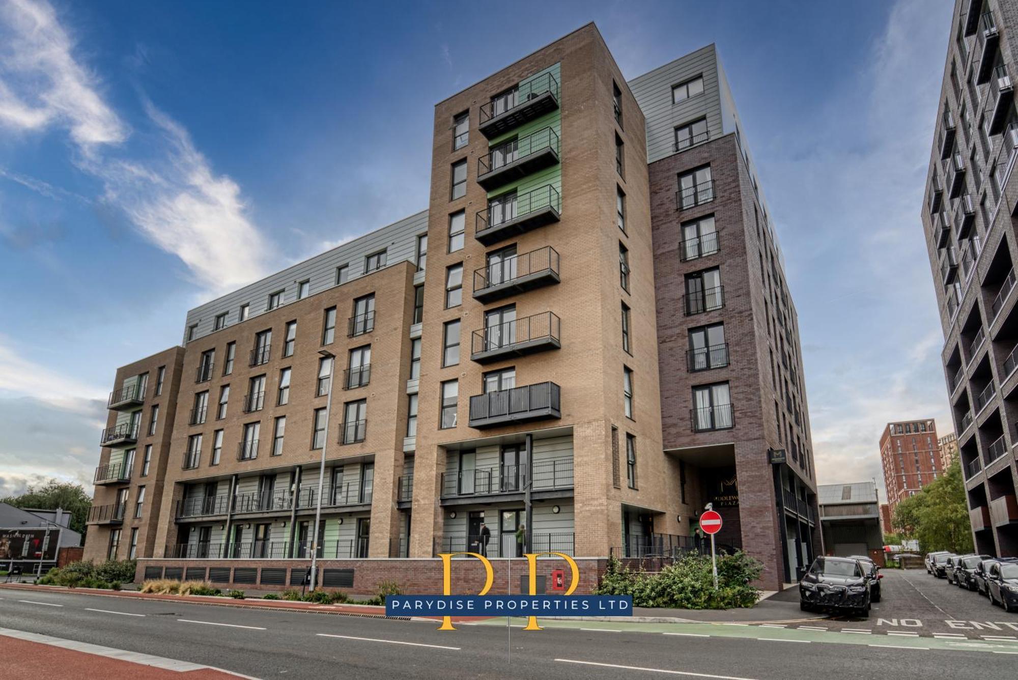The Middlewood Plaza Suite - By Parydise Properties - Business Or Leisure Stays, Central Location, Sleeps 4, Salford مانشستر المظهر الخارجي الصورة