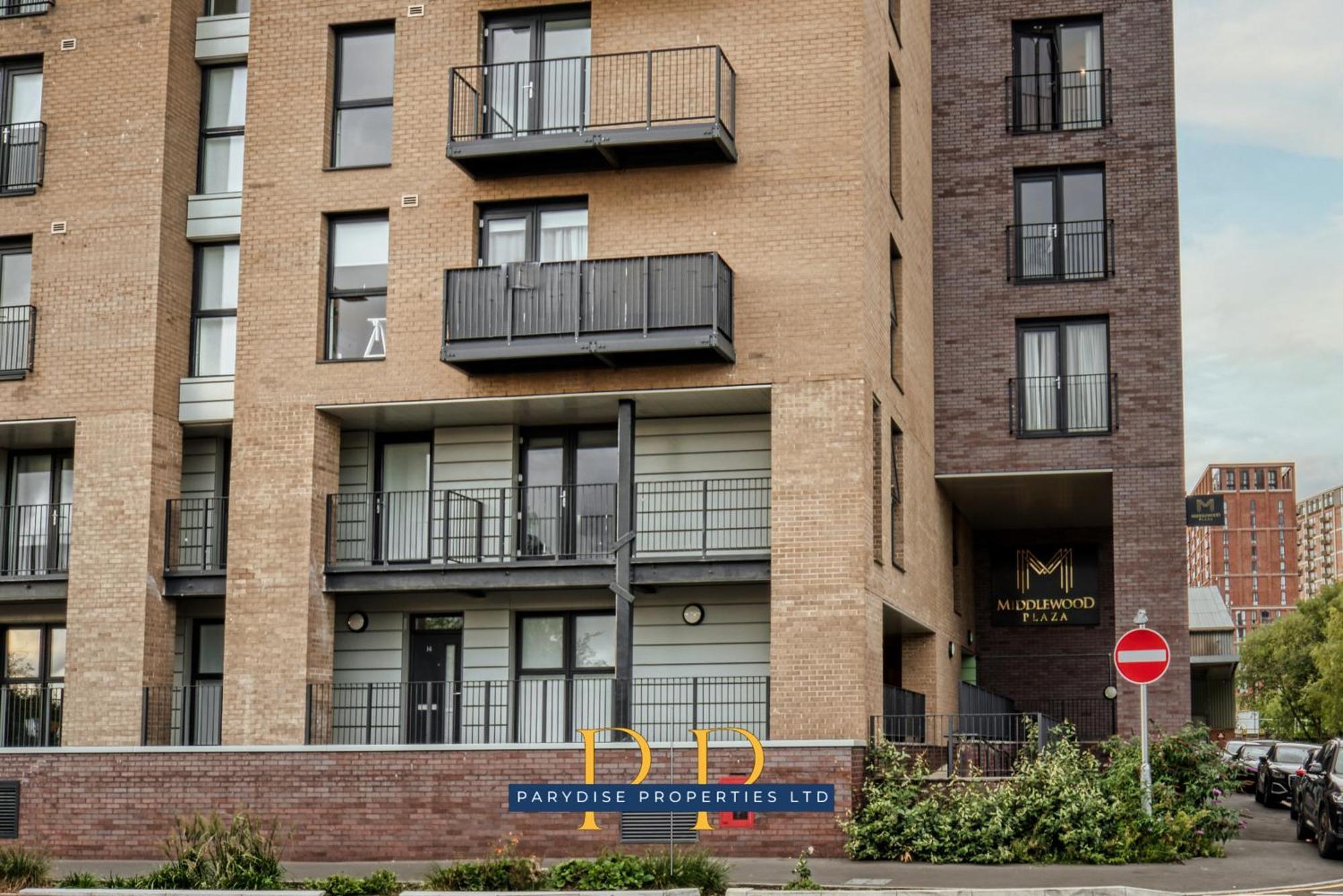 The Middlewood Plaza Suite - By Parydise Properties - Business Or Leisure Stays, Central Location, Sleeps 4, Salford مانشستر المظهر الخارجي الصورة